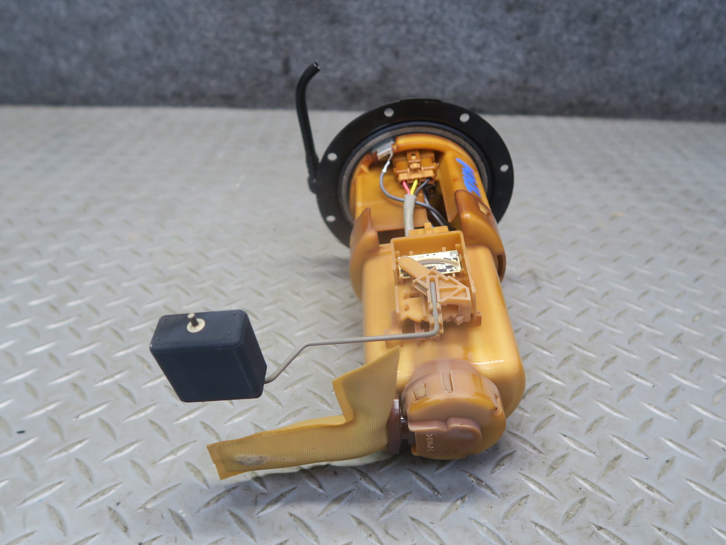 00-05 Toyota MR2 Spyder ZZW30L Fuel Pump Level Sensor Assembly OEM