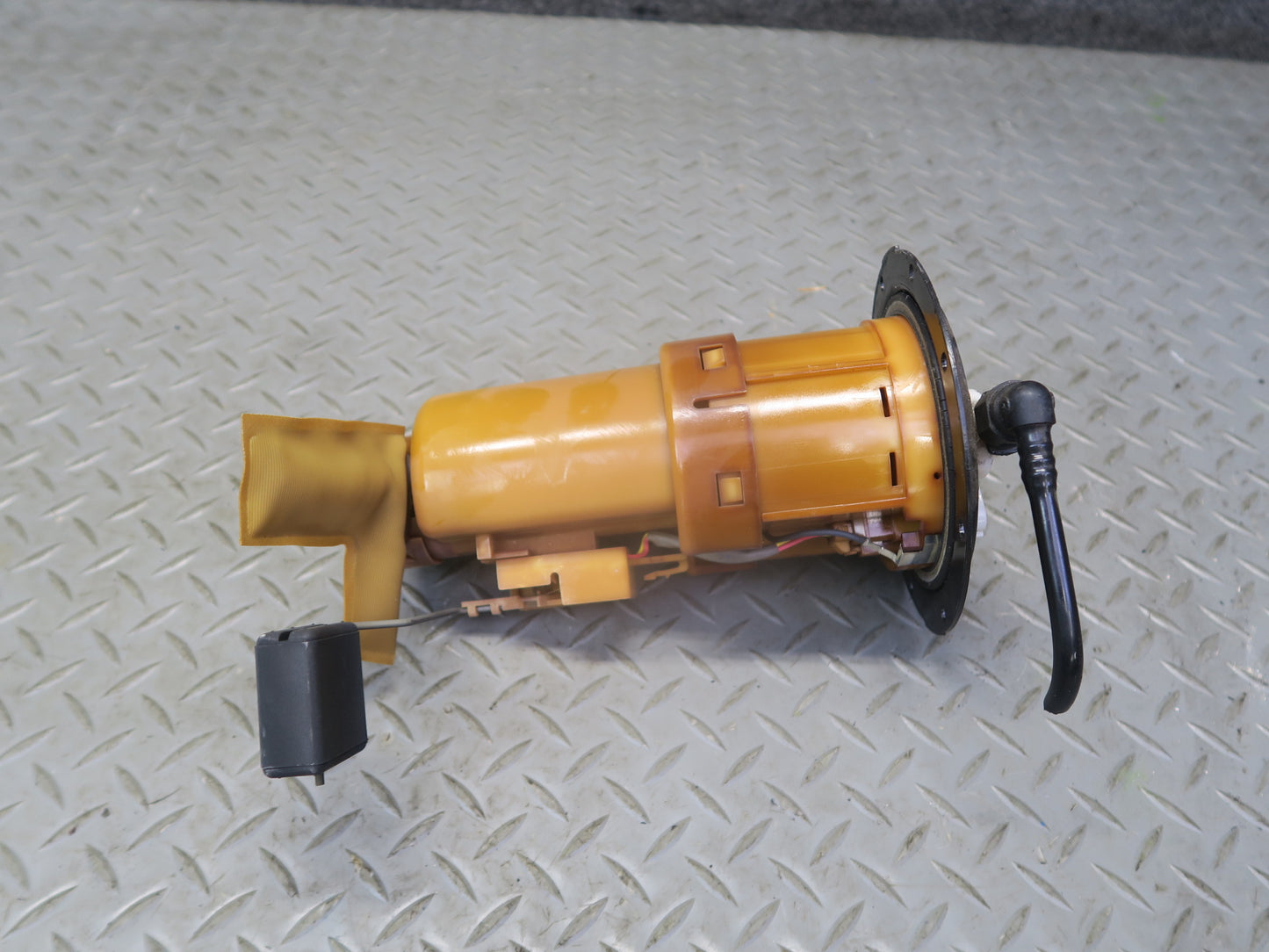 00-05 Toyota MR2 Spyder ZZW30L Fuel Pump Level Sensor Assembly OEM