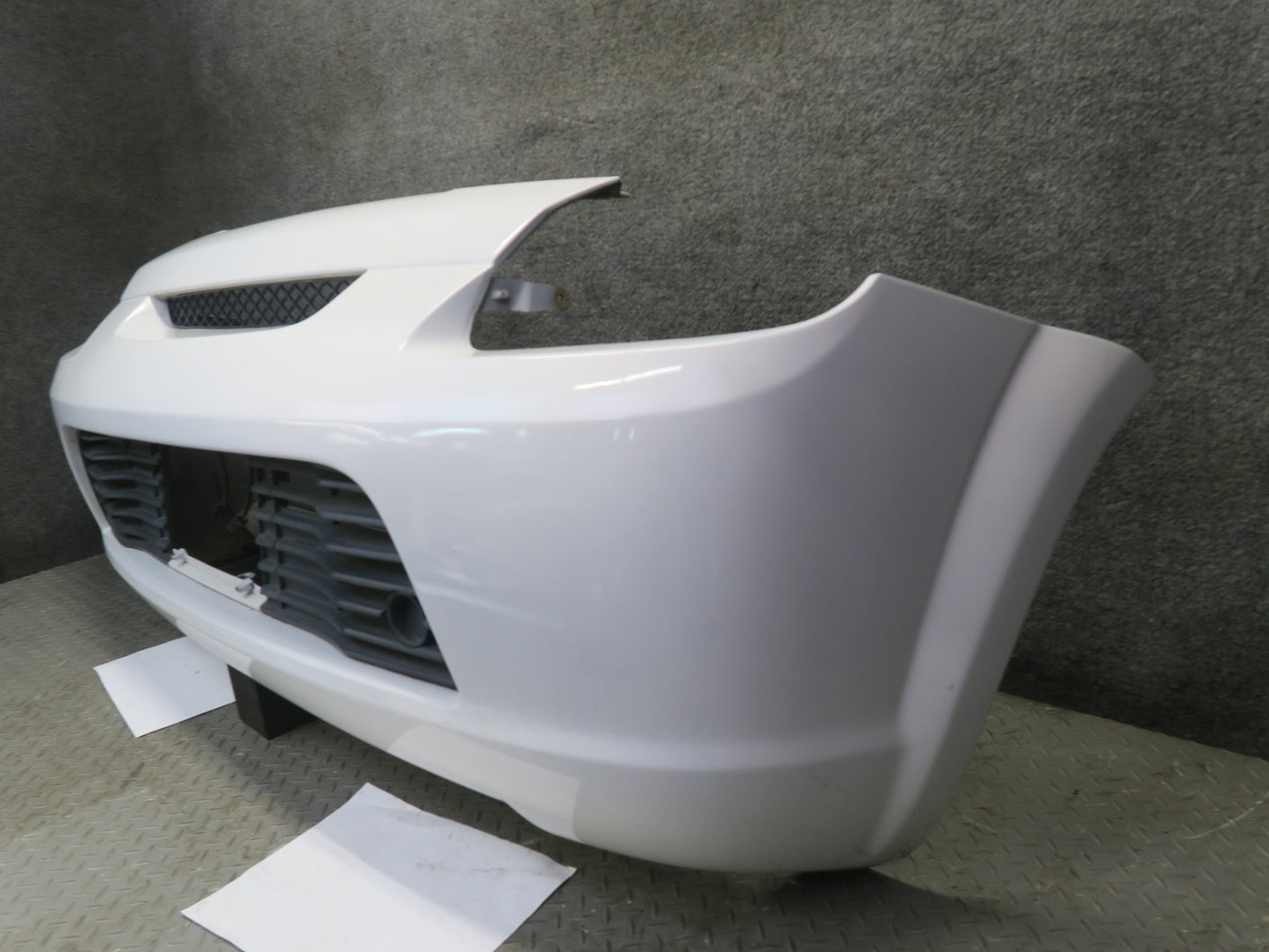 00-02 Toyota MR2 Spyder ZZW30L Rear Bumper Cover Super White OEM