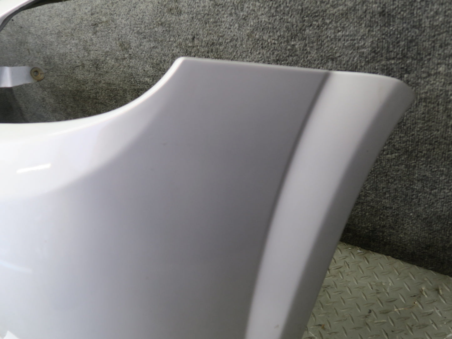 00-02 Toyota MR2 Spyder ZZW30L Rear Bumper Cover Super White OEM