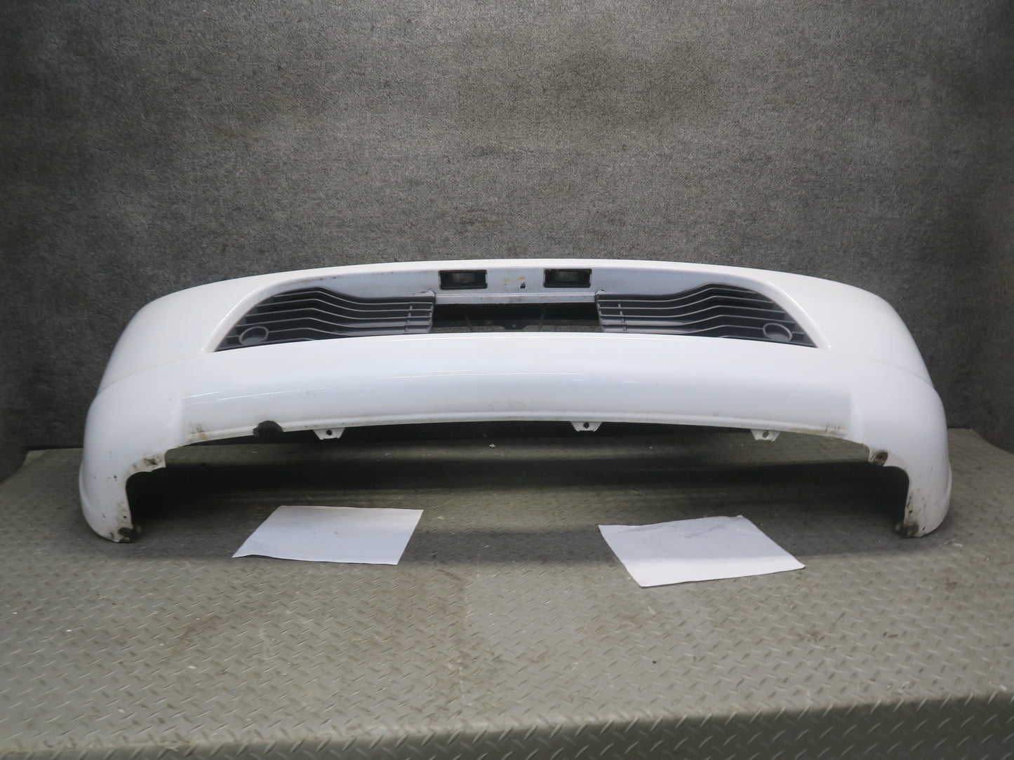 00-02 Toyota MR2 Spyder ZZW30L Rear Bumper Cover Super White OEM
