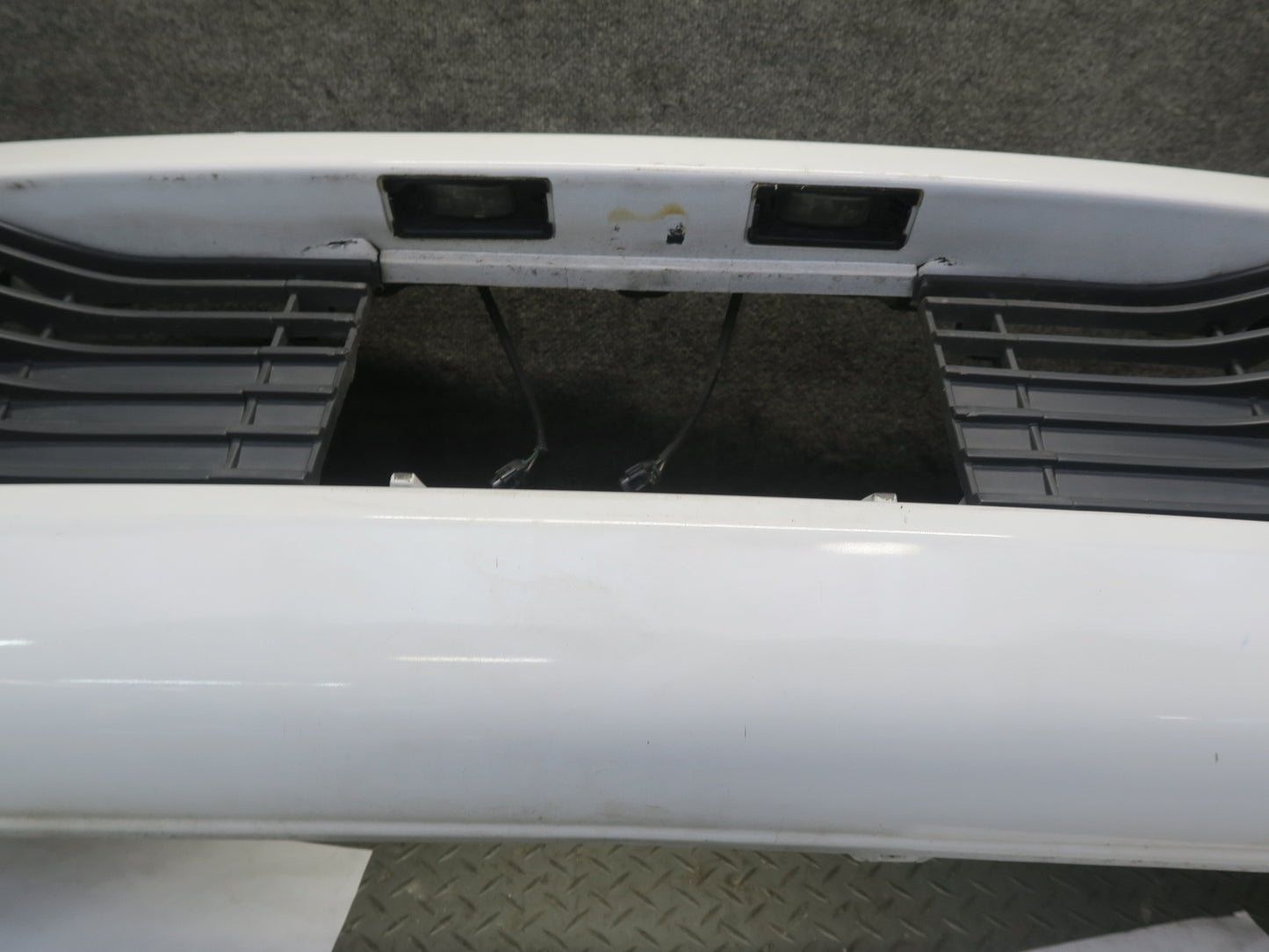00-02 Toyota MR2 Spyder ZZW30L Rear Bumper Cover Super White OEM