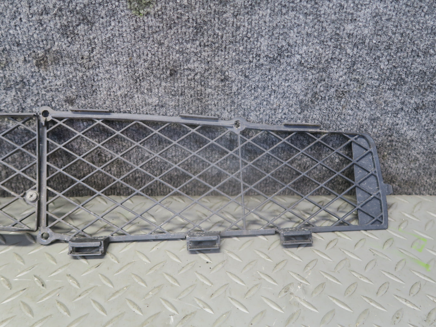 00-02 Toyota MR2 Spyder ZZW30L Front Bumper Grille Assembly OEM