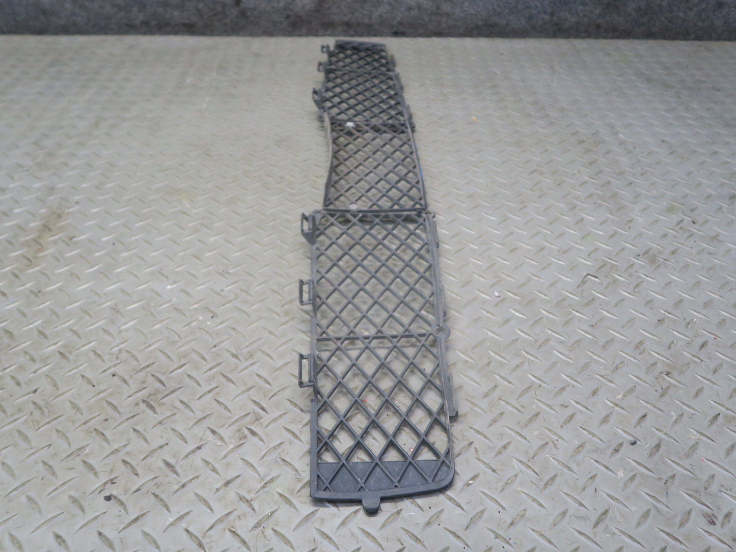 00-02 Toyota MR2 Spyder ZZW30L Front Bumper Grille Assembly OEM