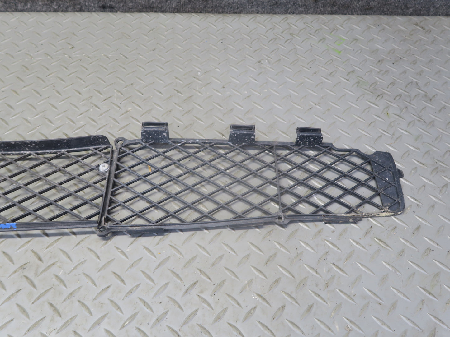 00-02 Toyota MR2 Spyder ZZW30L Front Bumper Grille Assembly OEM
