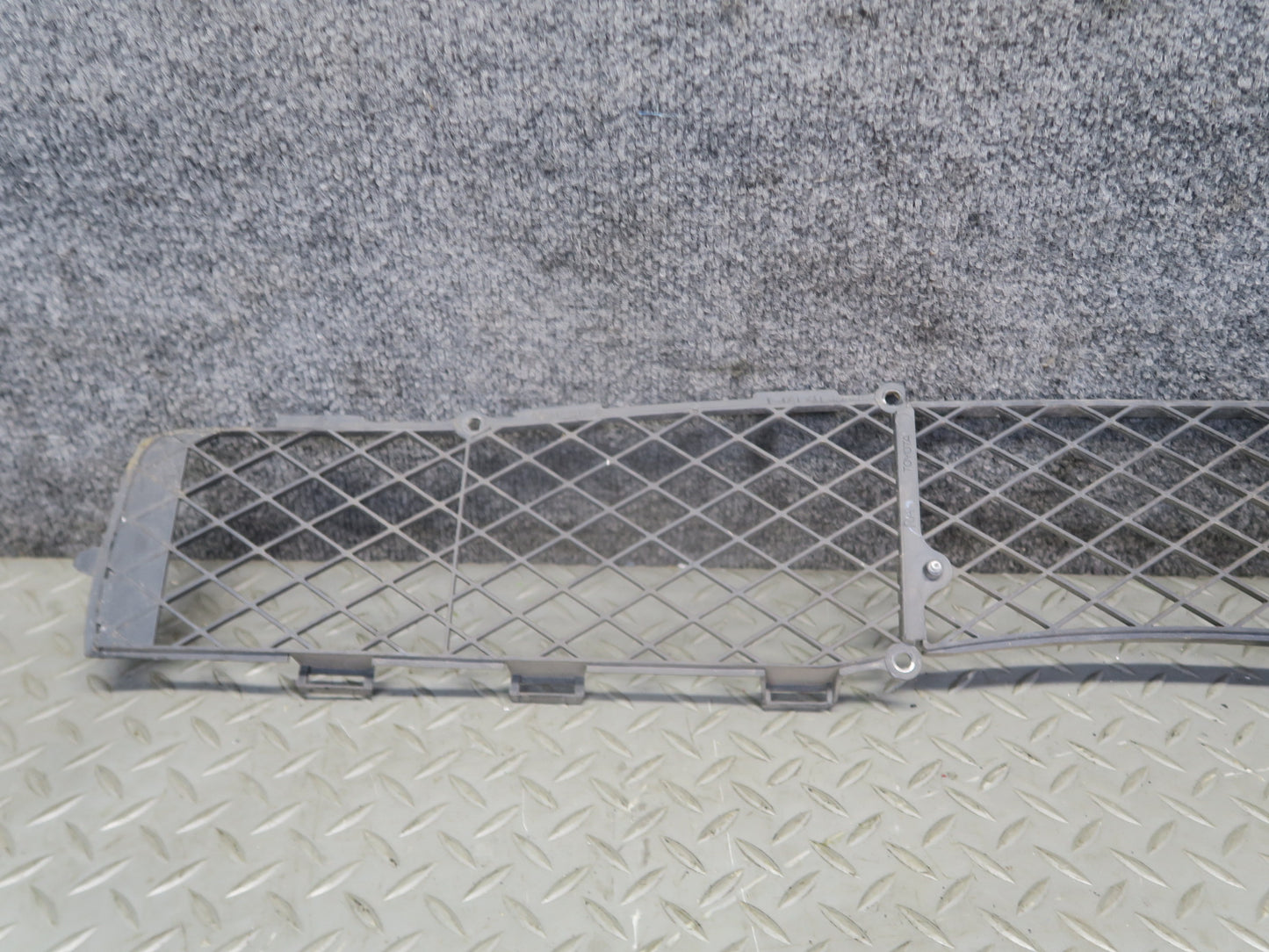 00-02 Toyota MR2 Spyder ZZW30L Front Bumper Grille Assembly OEM