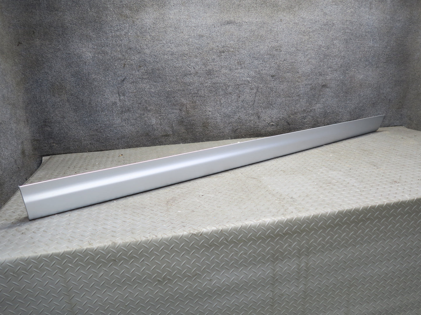 2001-2006 BMW E46 M3 Right Side Skirt Rocker Panel Lower Molding Titan Silver