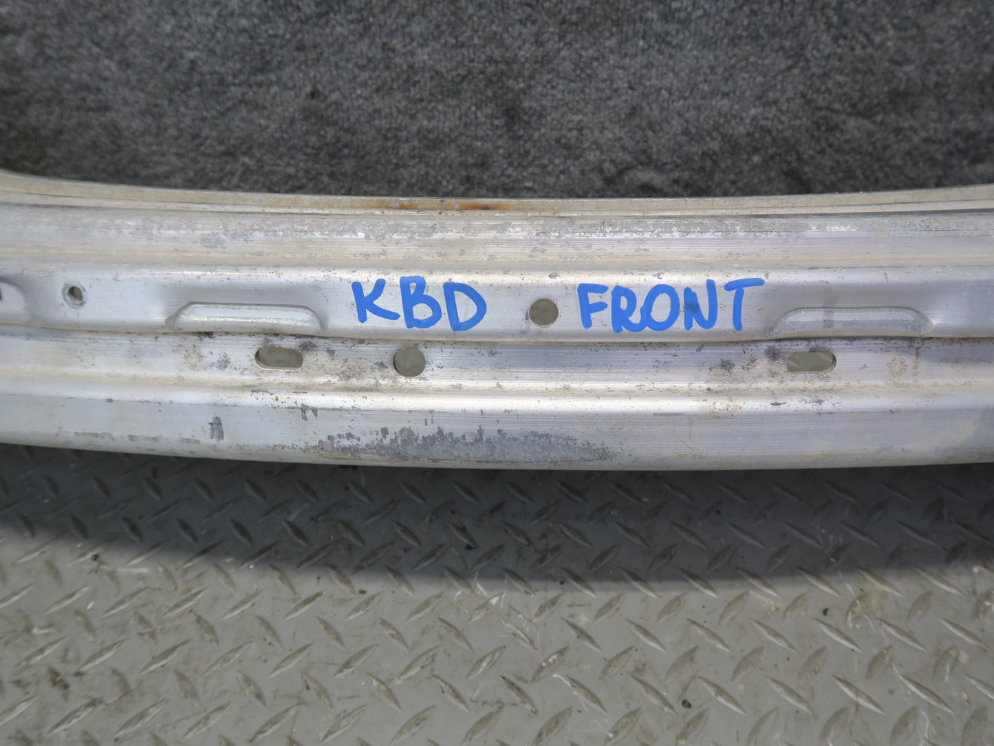 2001-2006 BMW E46 3-SERIES Front Bumper Impact Renforcement Bar 8195300