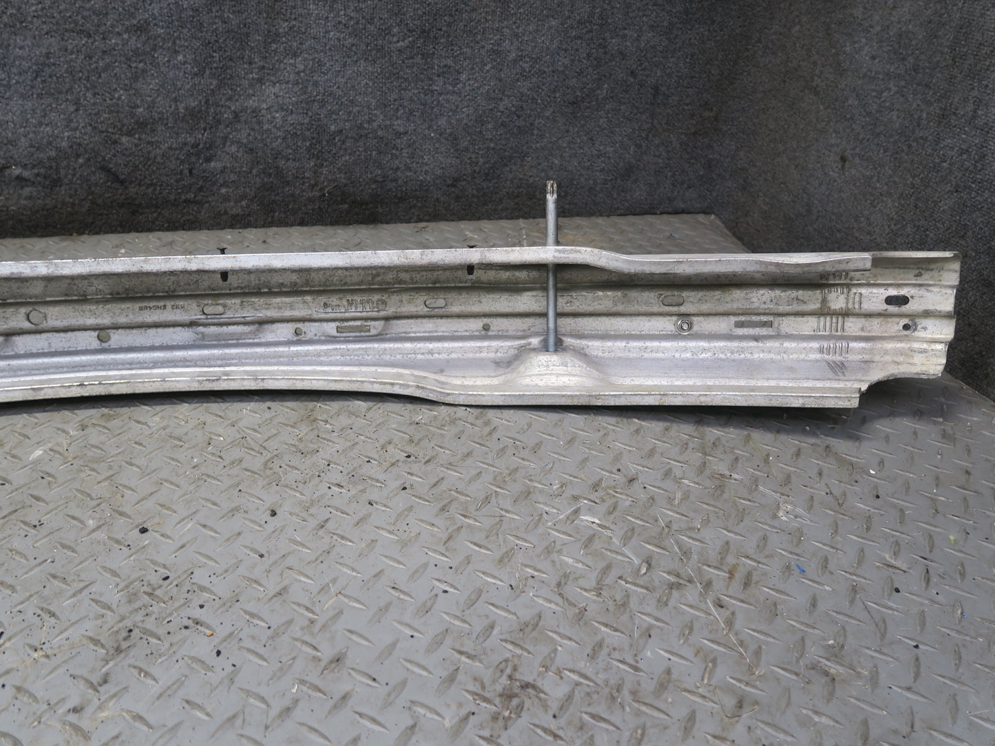 2001-2006 BMW E46 3-SERIES Front Bumper Impact Renforcement Bar 8195300