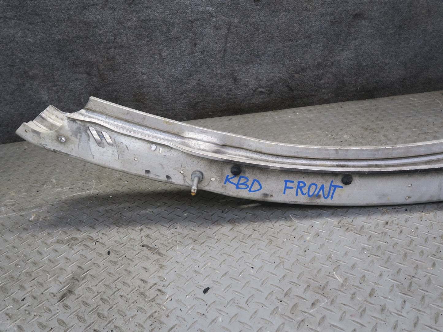 2001-2006 BMW E46 3-SERIES Front Bumper Impact Renforcement Bar 8195300