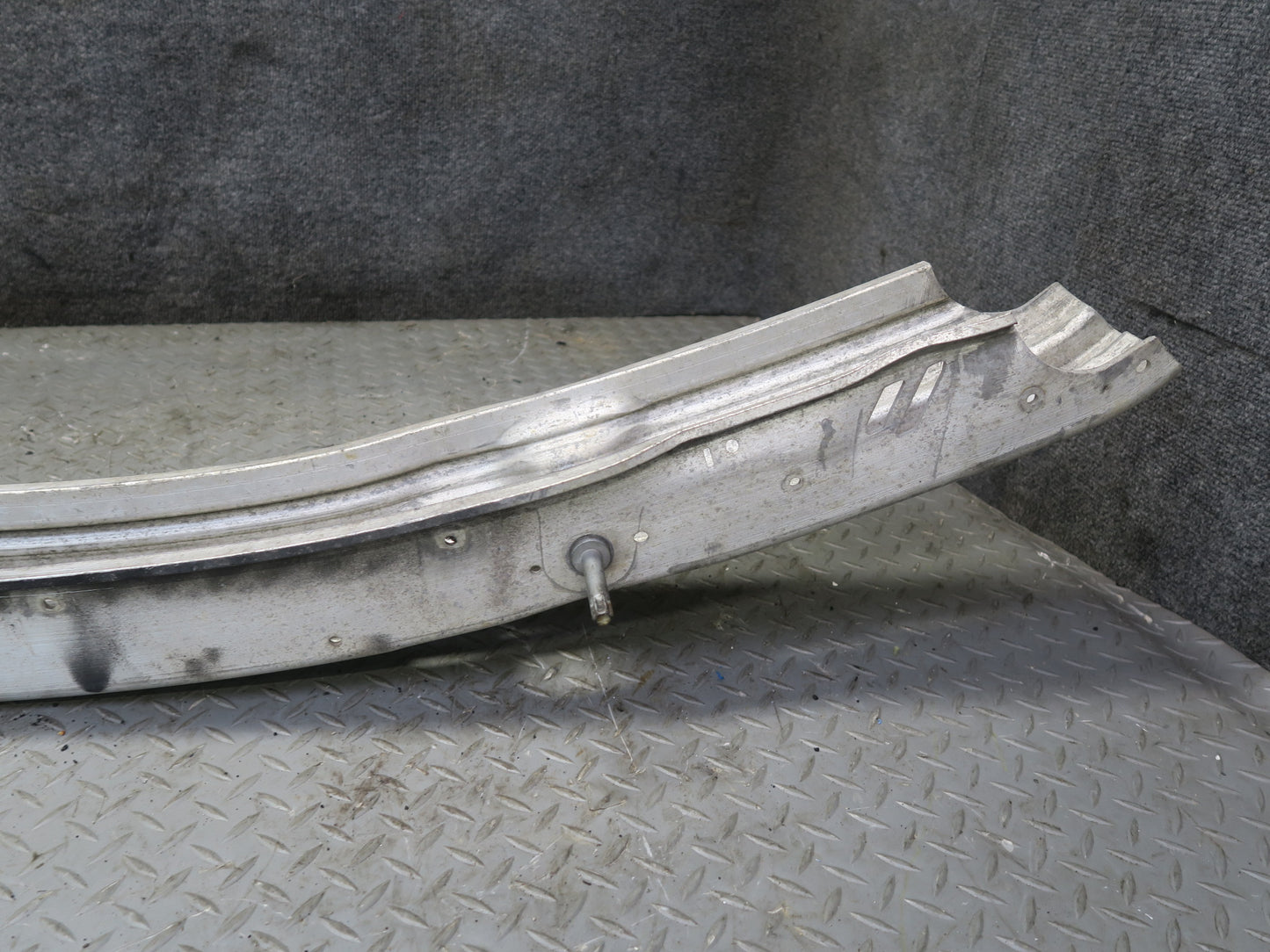 2001-2006 BMW E46 3-SERIES Front Bumper Impact Renforcement Bar 8195300