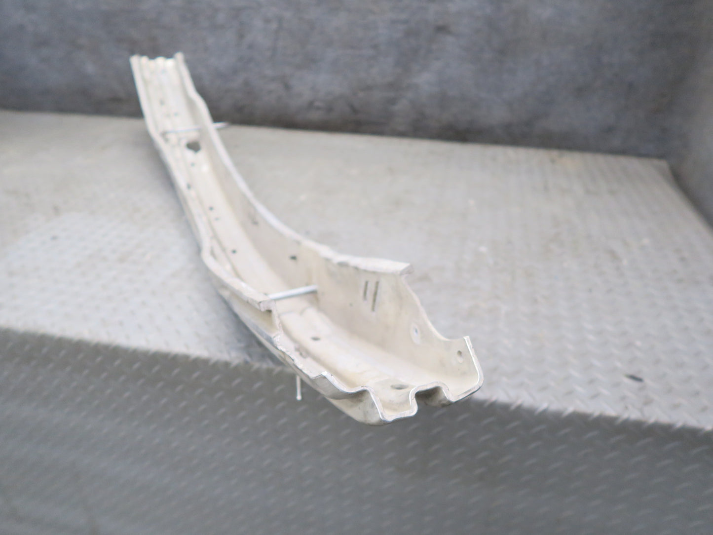 2001-2006 BMW E46 3-SERIES Front Bumper Impact Renforcement Bar 8195300