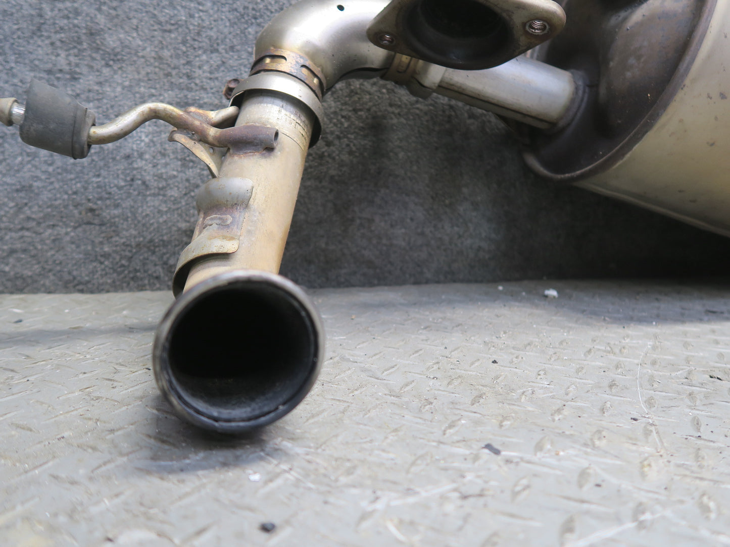 00-02 Toyota MR2 Spyder ZZW30L Rear Exhaust Muffler w Tip OEM