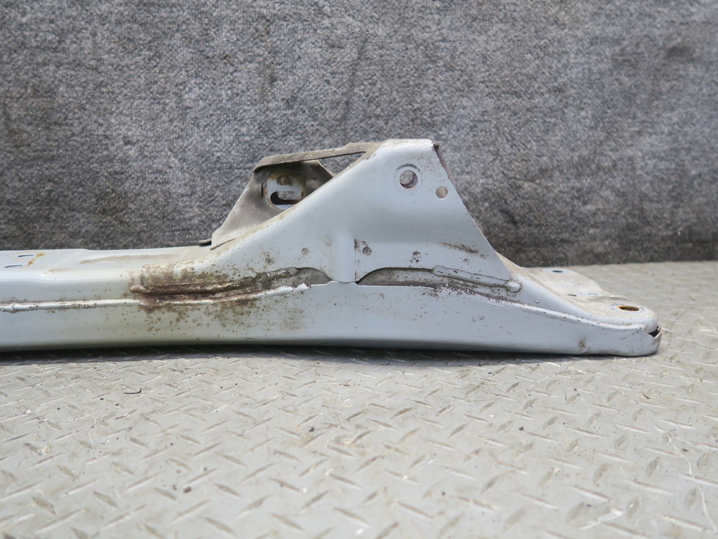 00-02 Toyota MR2 Spyder ZZW30L Rear Suspension Sub Frame Crossmember Carrier OEM