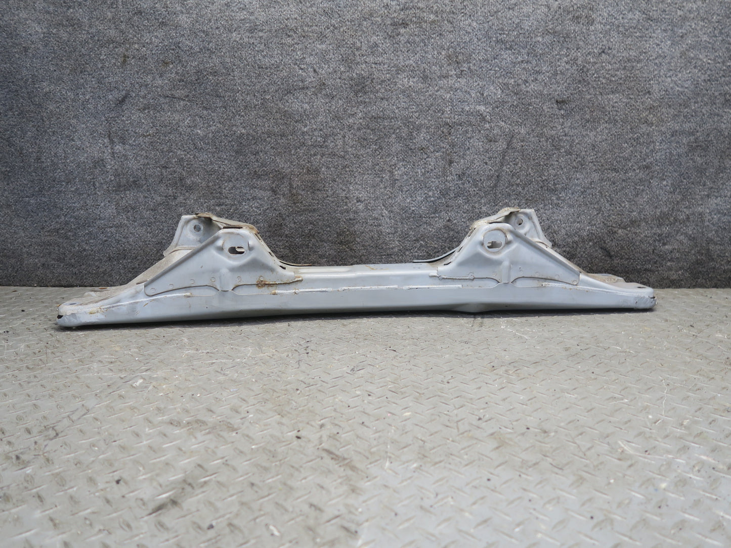 00-02 Toyota MR2 Spyder ZZW30L Rear Suspension Sub Frame Crossmember Carrier OEM