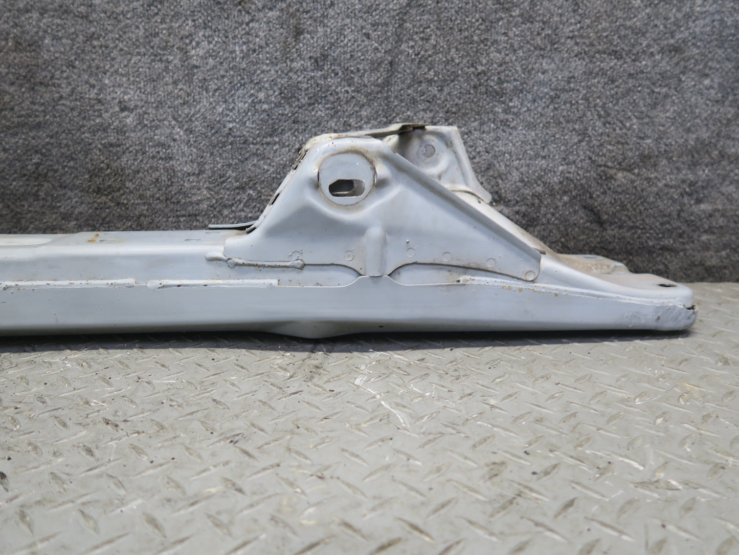00-02 Toyota MR2 Spyder ZZW30L Rear Suspension Sub Frame Crossmember Carrier OEM