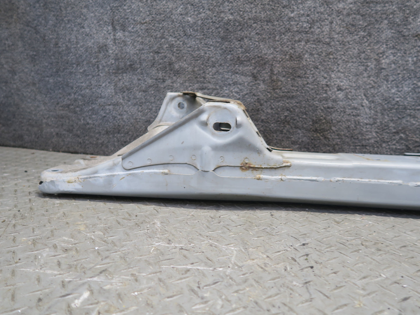 00-02 Toyota MR2 Spyder ZZW30L Rear Suspension Sub Frame Crossmember Carrier OEM