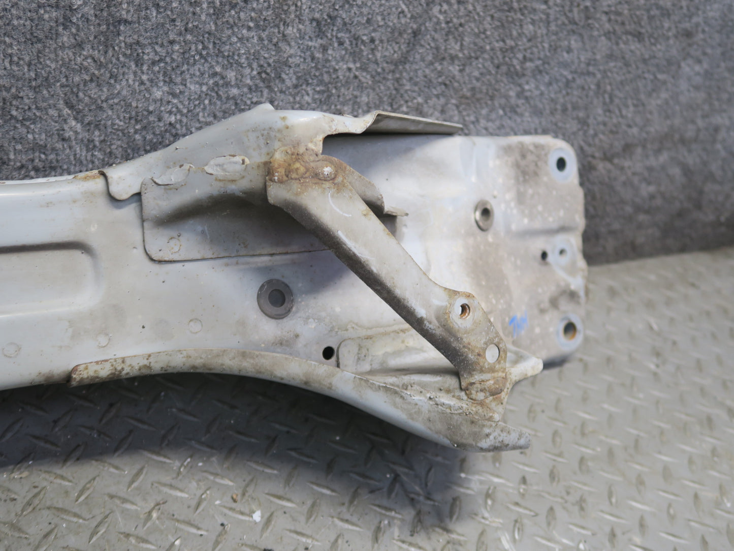00-02 Toyota MR2 Spyder ZZW30L Rear Suspension Sub Frame Crossmember Carrier OEM