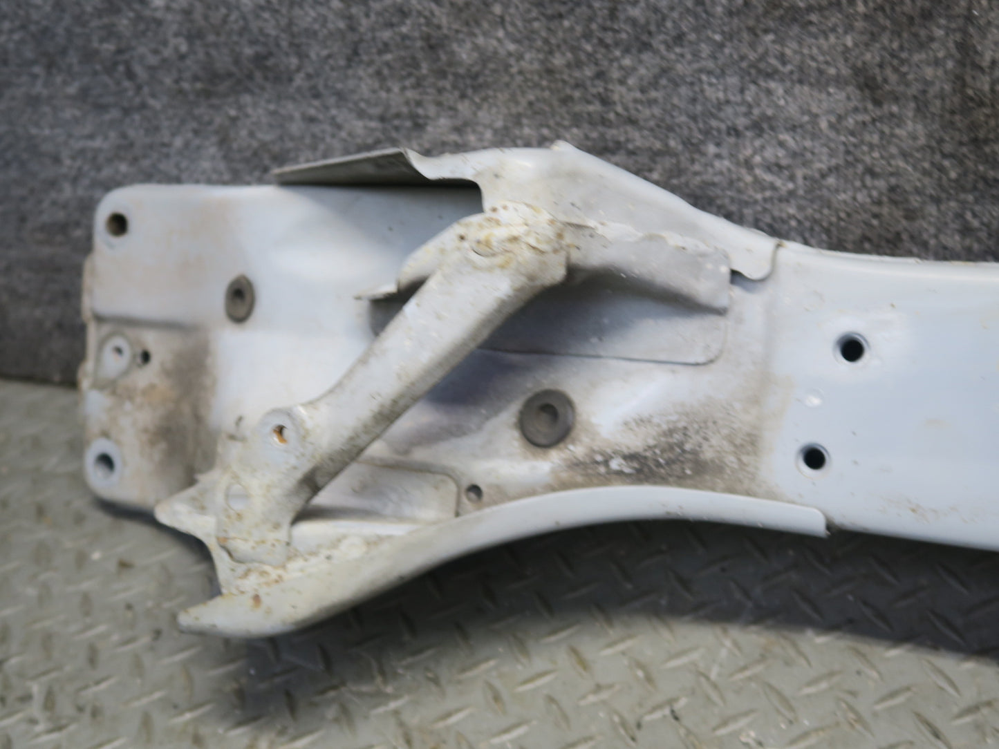 00-02 Toyota MR2 Spyder ZZW30L Rear Suspension Sub Frame Crossmember Carrier OEM