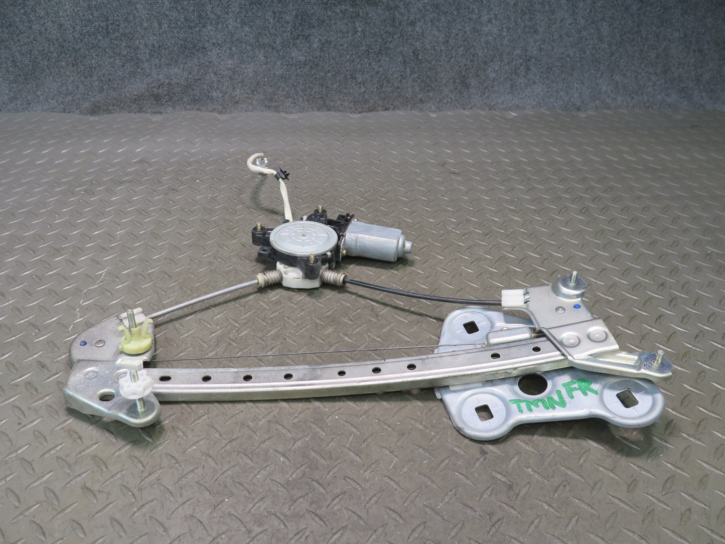 00-05 Toyota MR2 Spyder ZZW30L Right Door Window Regulator w Motor OEM