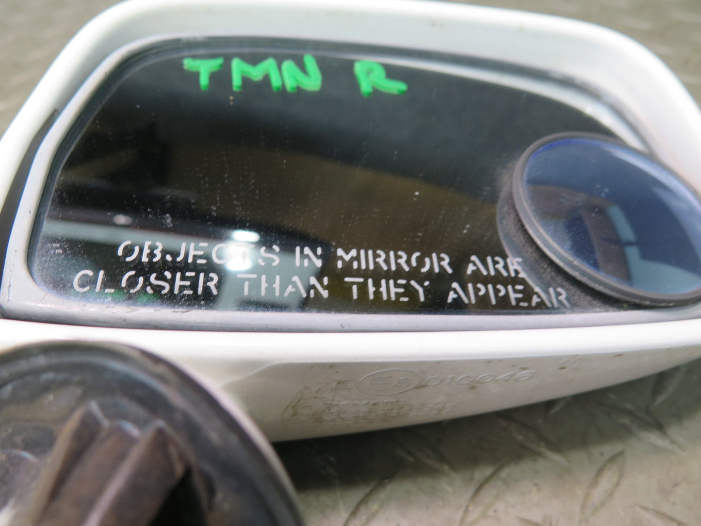 00-05 Toyota MR2 Spyder Right Door Exterior Side Power Mirror Super White OEM