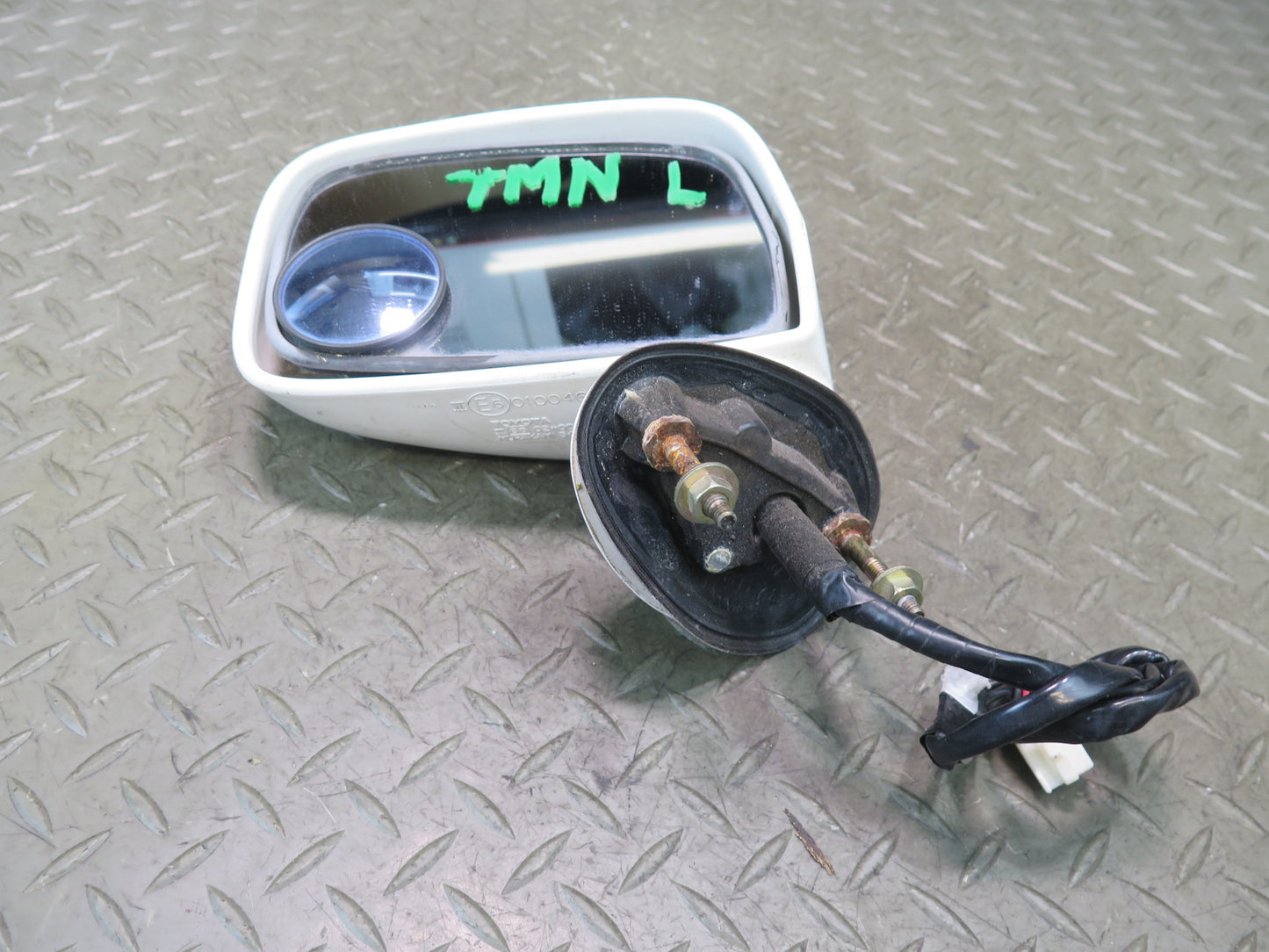 00-05 Toyota MR2 Spyder Left Door Exterior Side Power Mirror Super White OEM