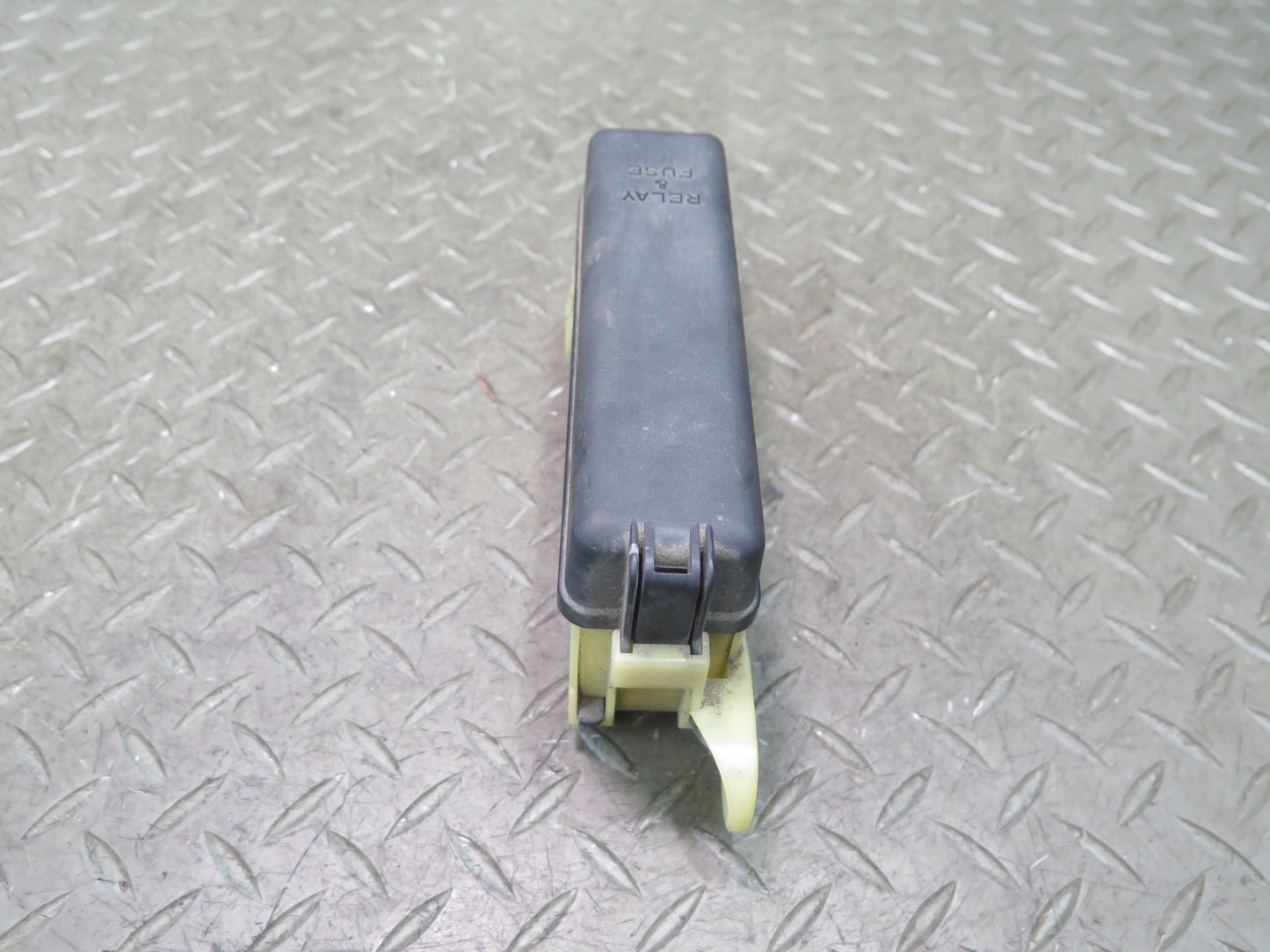 00-05 Toyota MR2 Spyder Interior Fuse Relay Box Module OEM