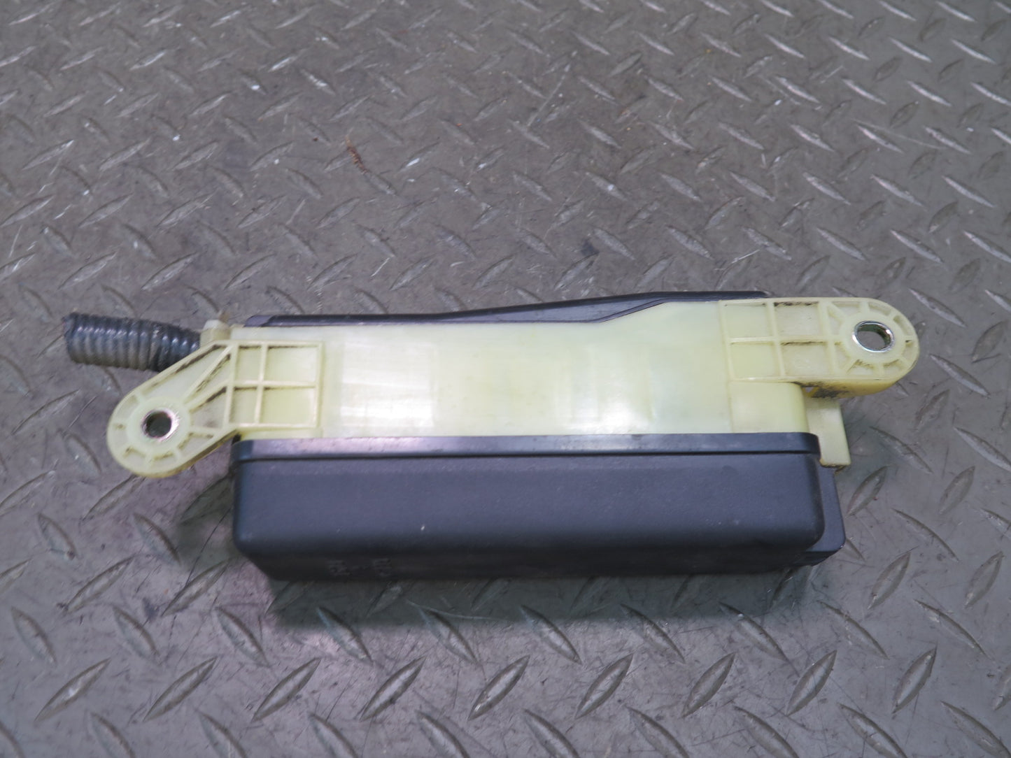 00-05 Toyota MR2 Spyder Interior Fuse Relay Box Module OEM