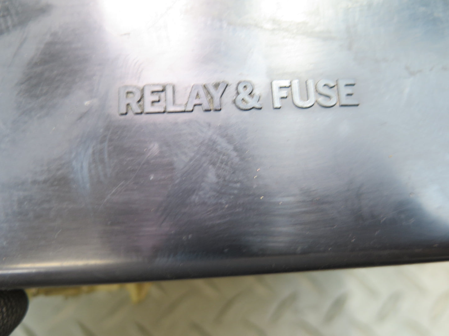 00-02 Toyota MR2 Spyder ZZW30L Engine Bay Main Fuse Relay Box Module OEM