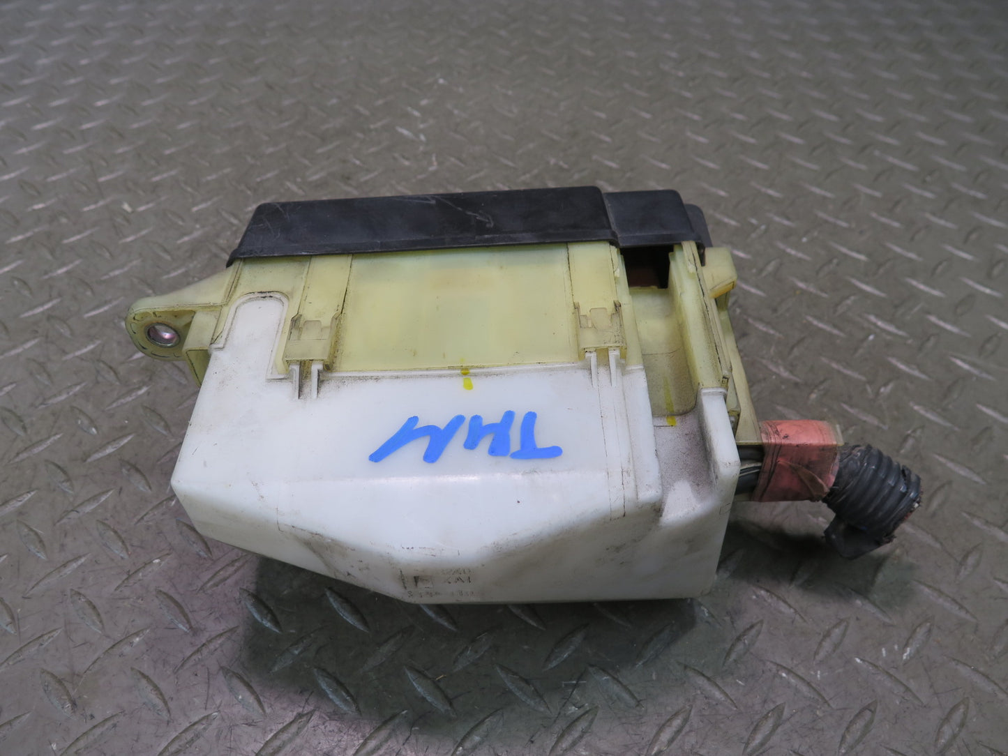 00-02 Toyota MR2 Spyder ZZW30L Engine Bay Main Fuse Relay Box Module OEM