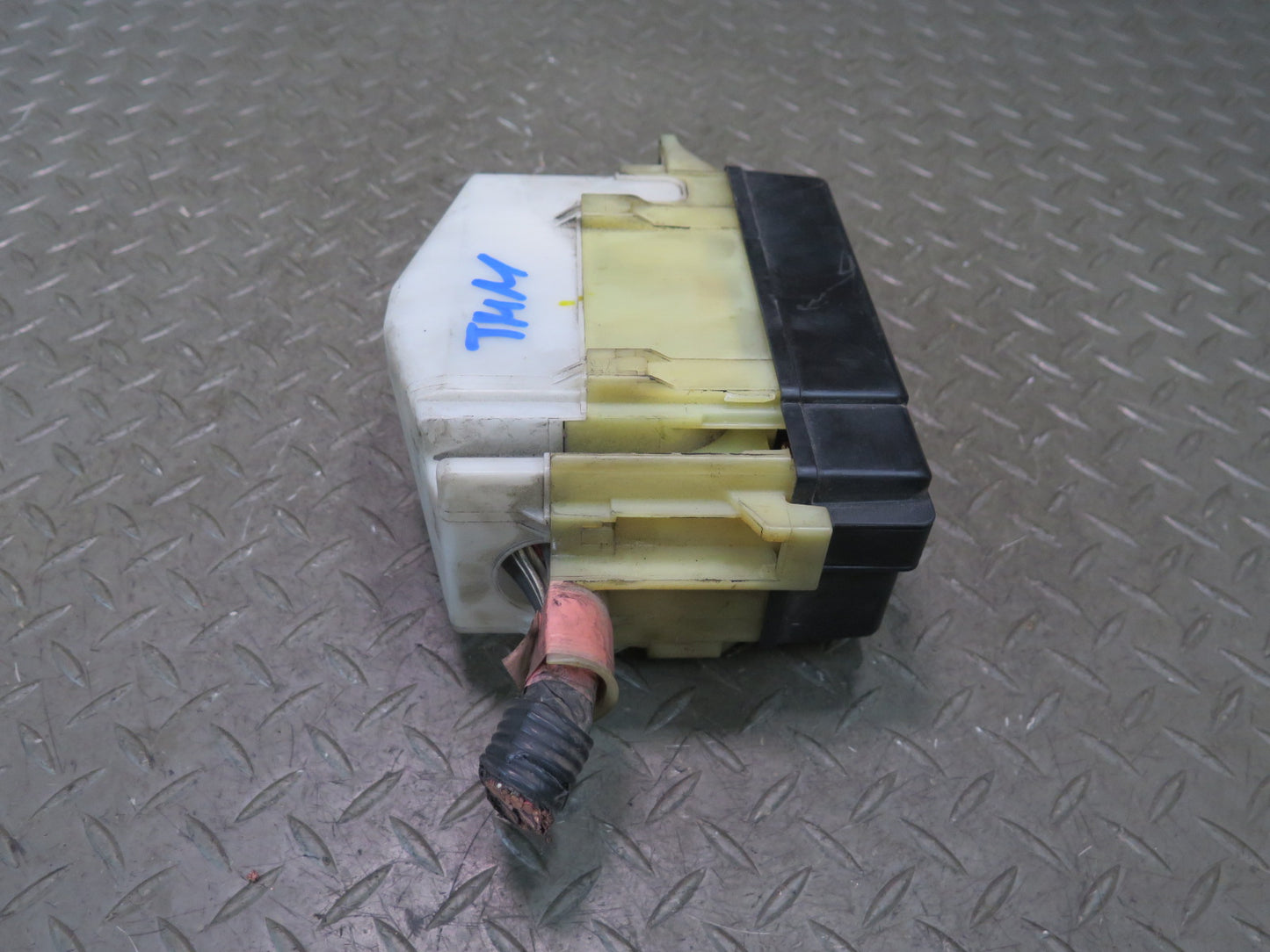 00-02 Toyota MR2 Spyder ZZW30L Engine Bay Main Fuse Relay Box Module OEM