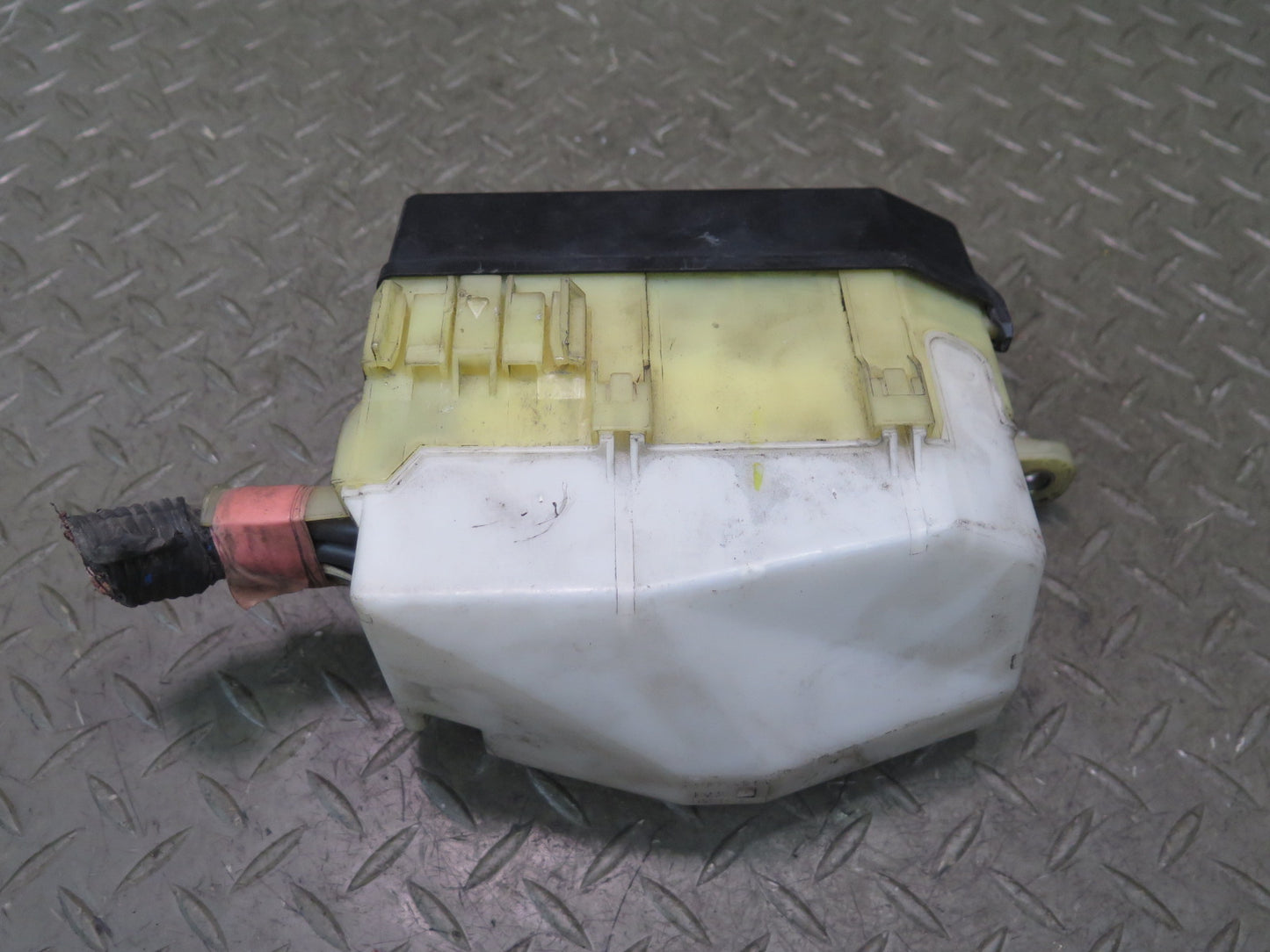00-02 Toyota MR2 Spyder ZZW30L Engine Bay Main Fuse Relay Box Module OEM