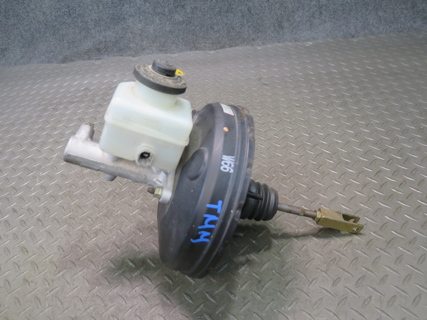 00-05 Toyota MR2 Spyder ZZW30L Brake Master Cylinder Booster Fluid Reservoir OEM