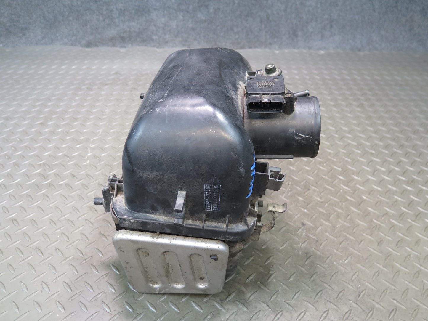 00-05 Toyota MR2 Spyder ZZW30L Air Intake Cleaner Filter Box w Sensor OEM