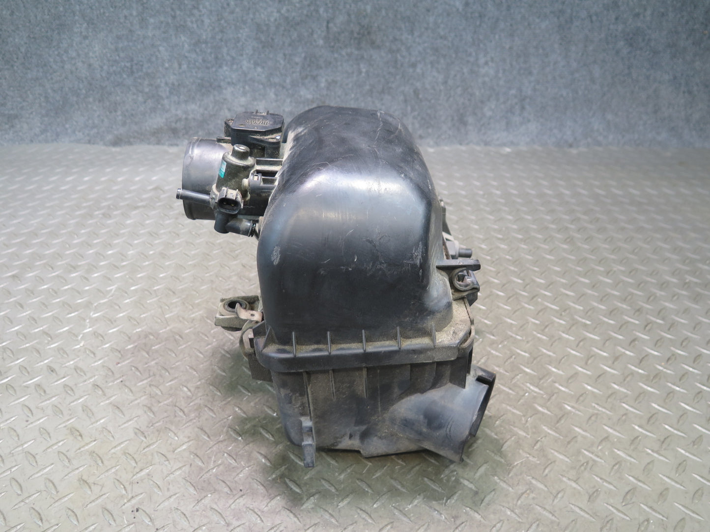 00-05 Toyota MR2 Spyder ZZW30L Air Intake Cleaner Filter Box w Sensor OEM