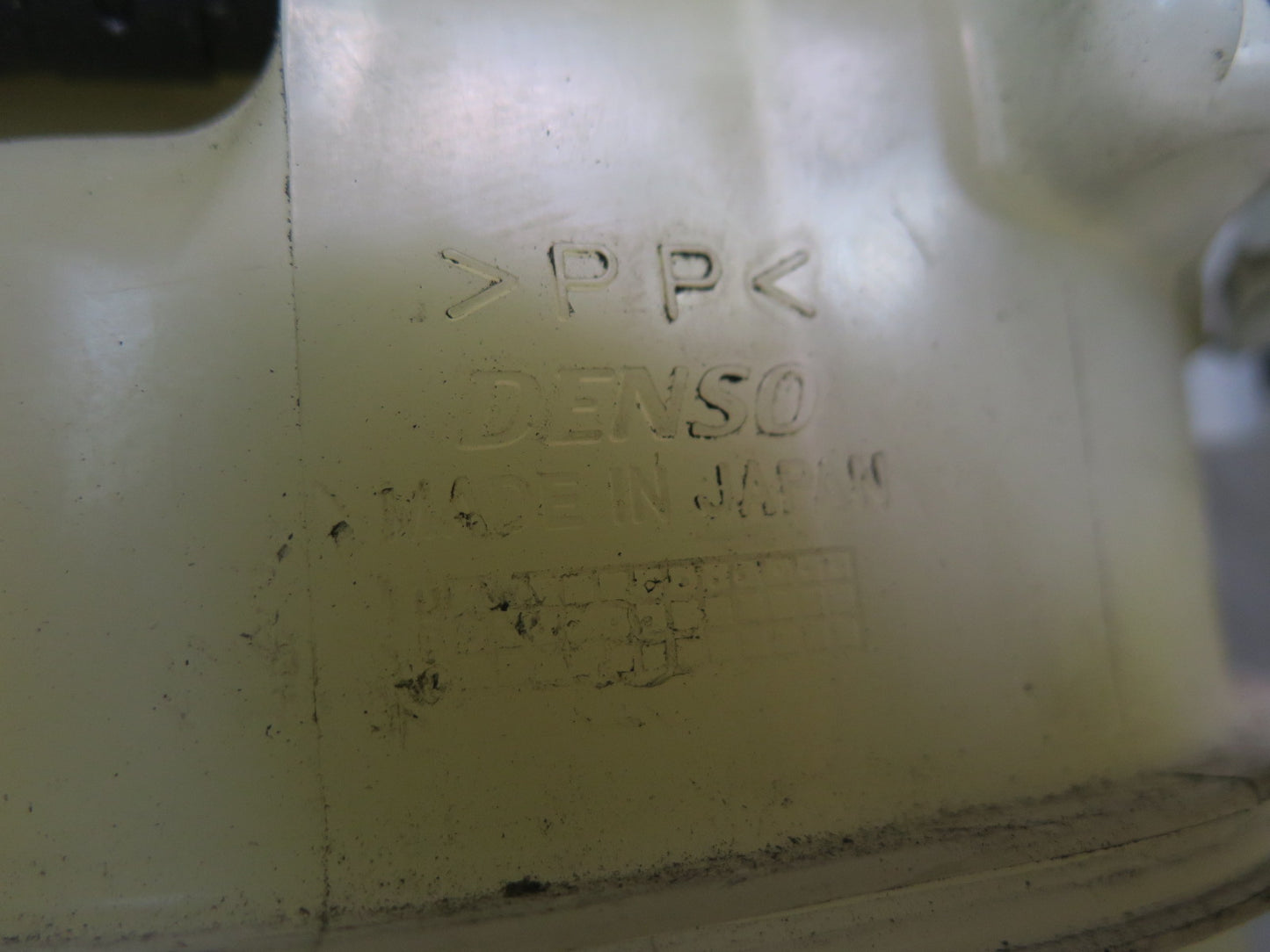 00-05 Toyota MR2 Spyder ZZW30L Engine Expansion Overflow Reservoir Tank OEM