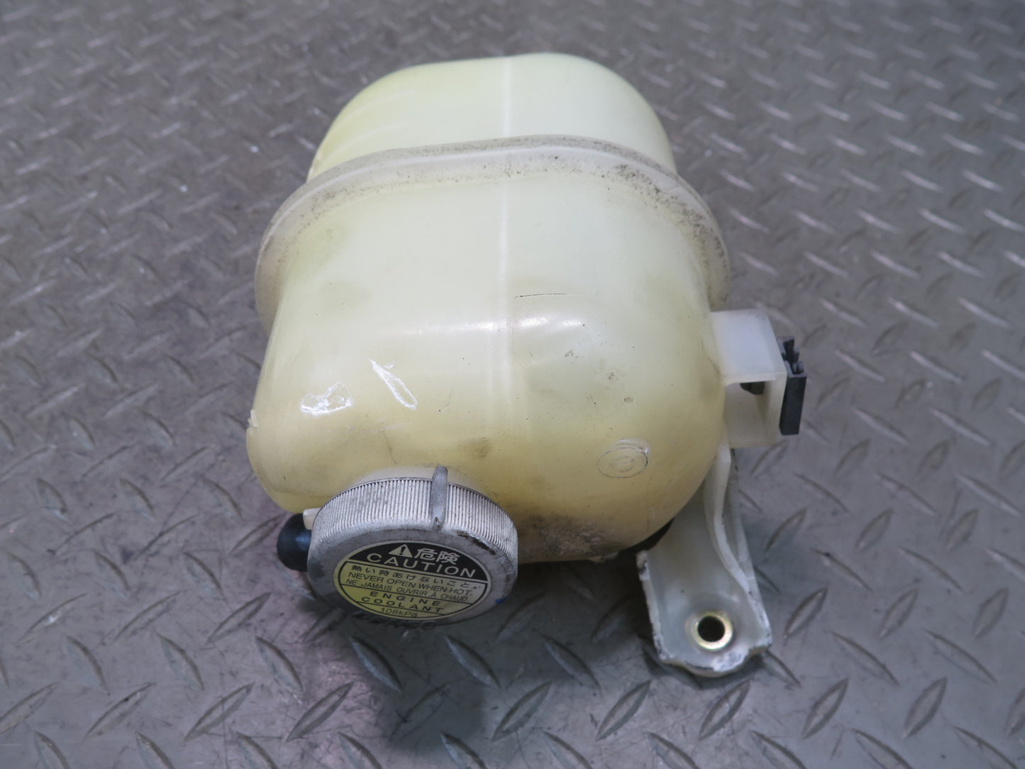 00-05 Toyota MR2 Spyder ZZW30L Engine Expansion Overflow Reservoir Tank OEM