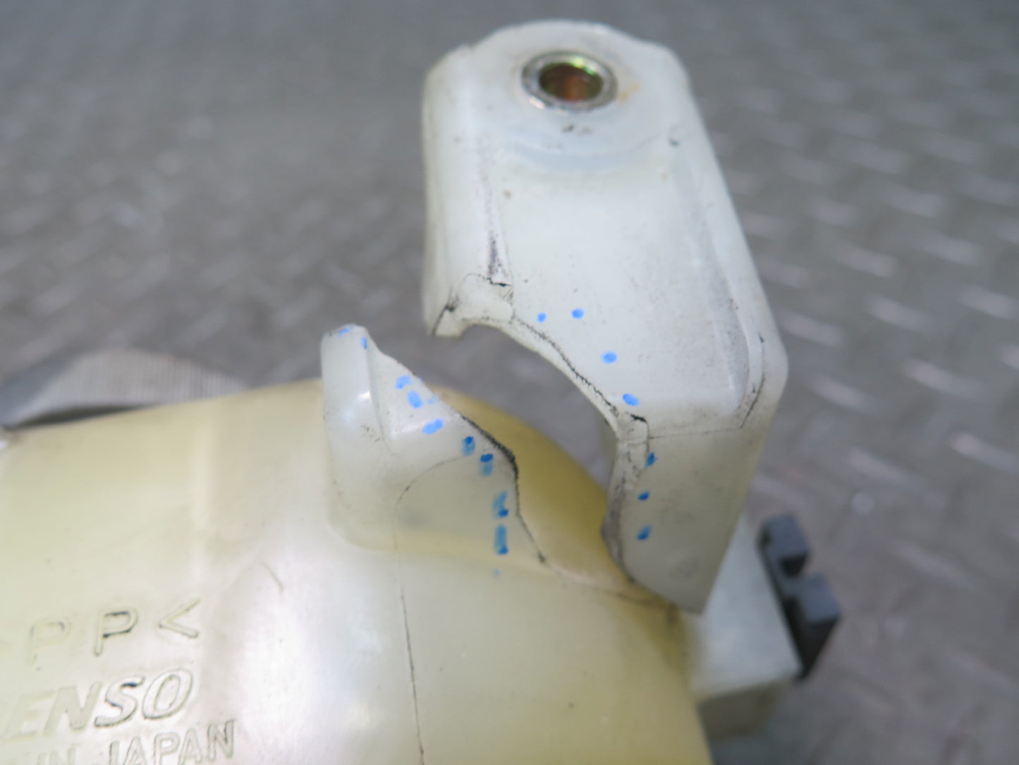 00-05 Toyota MR2 Spyder ZZW30L Engine Expansion Overflow Reservoir Tank OEM