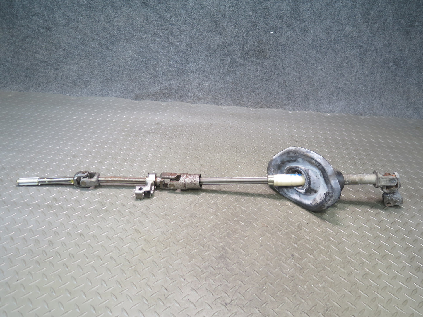 2008-2010 Porsche Cayenne 957 Steering Column U Joint Linkage Shaft