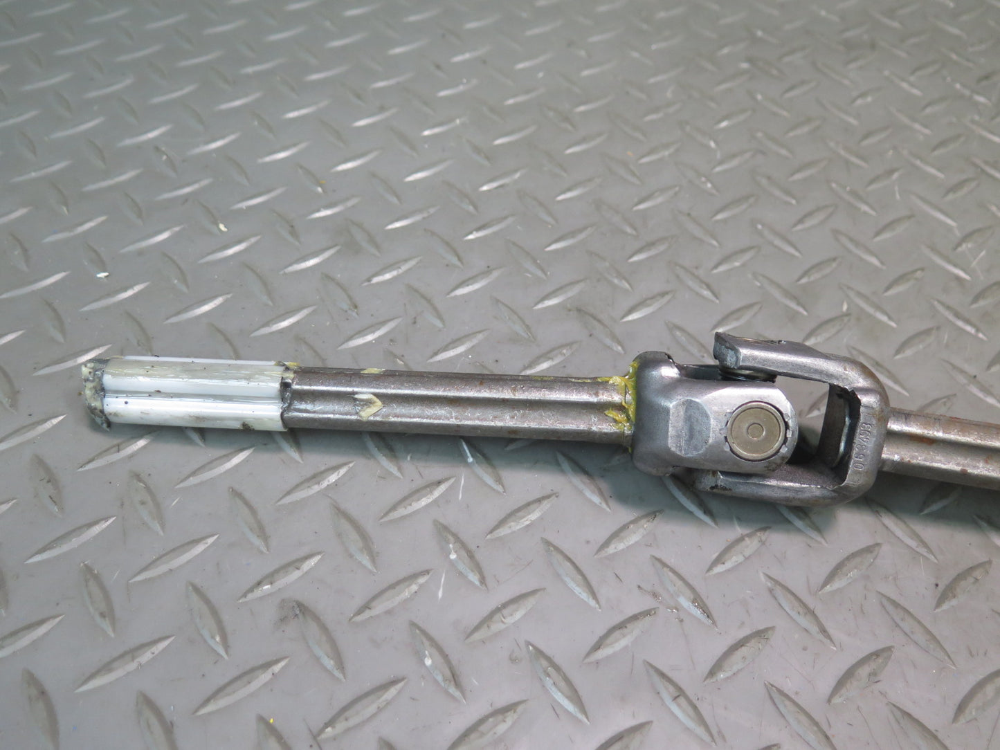 2008-2010 Porsche Cayenne 957 Steering Column U Joint Linkage Shaft
