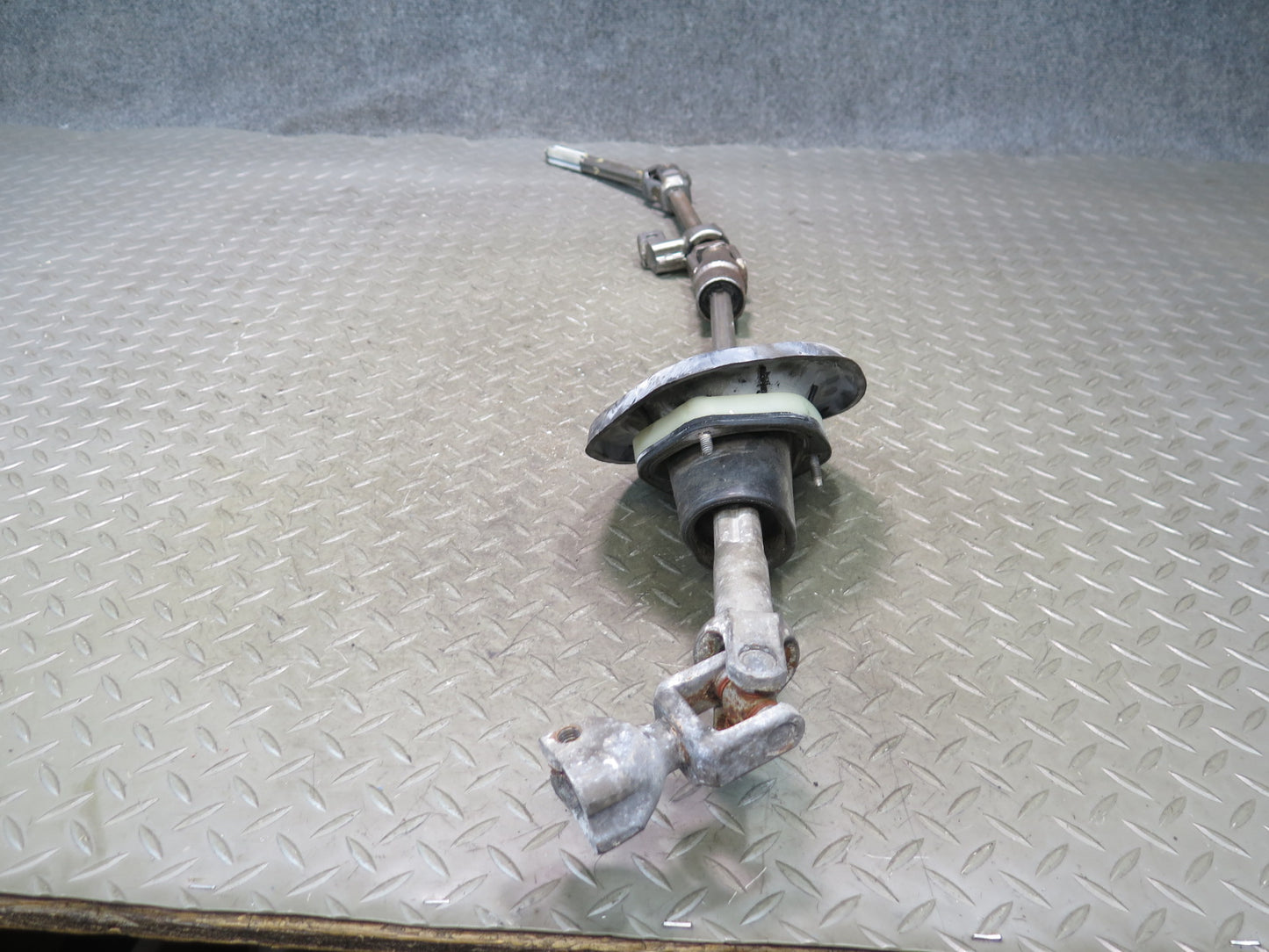 2008-2010 Porsche Cayenne 957 Steering Column U Joint Linkage Shaft