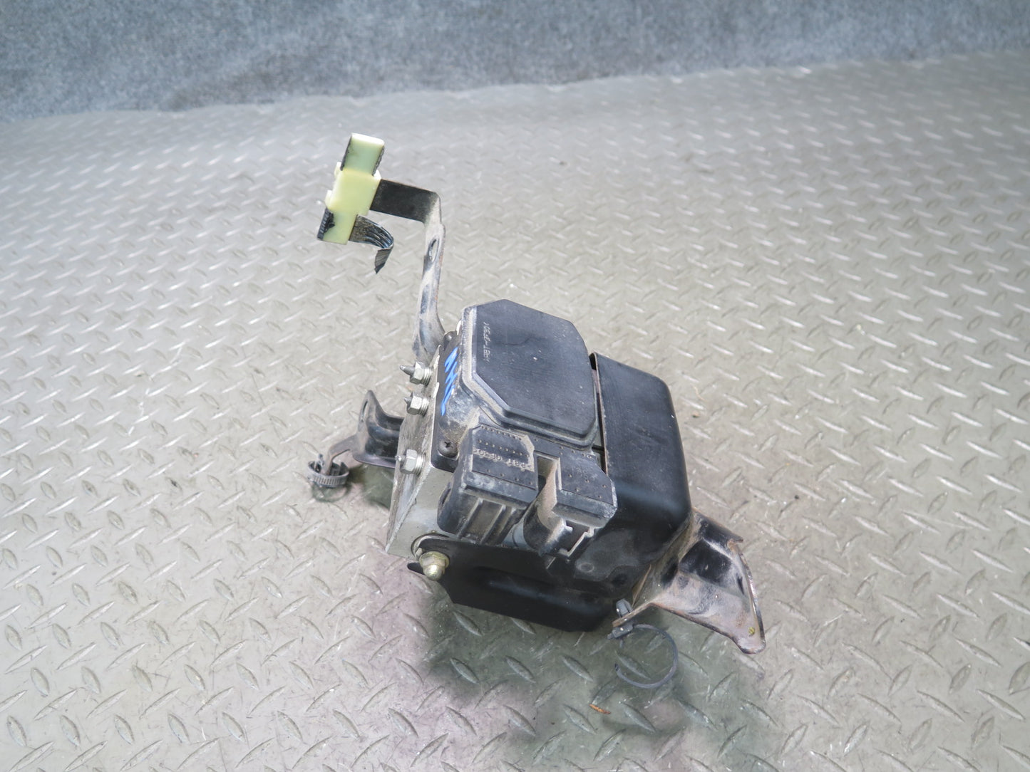 00-02 Toyota MR2 Spyder ZZW30L Anti Lock Brake ABS Pump Module 44510-17080 OEM