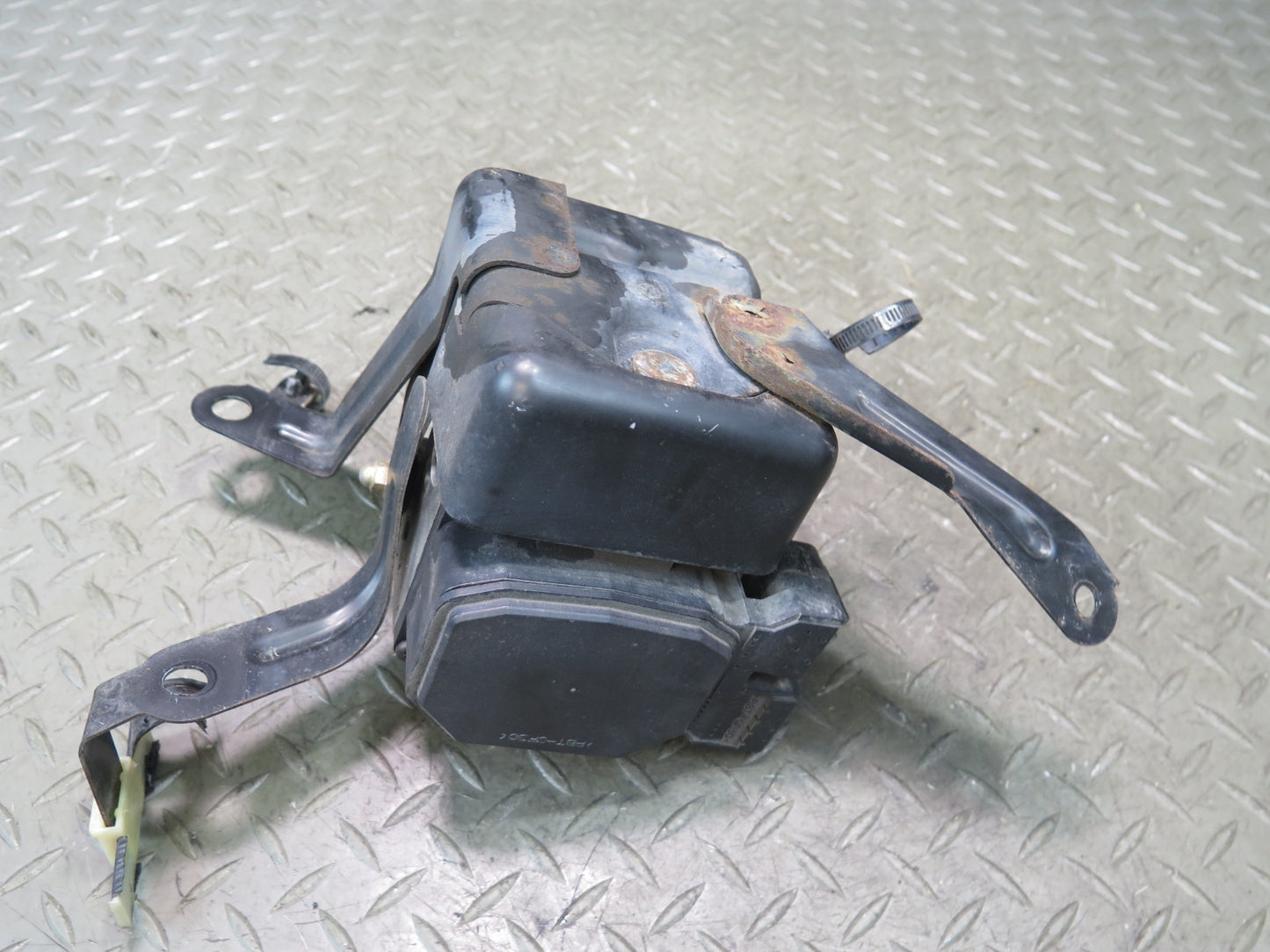 00-02 Toyota MR2 Spyder ZZW30L Anti Lock Brake ABS Pump Module 44510-17080 OEM