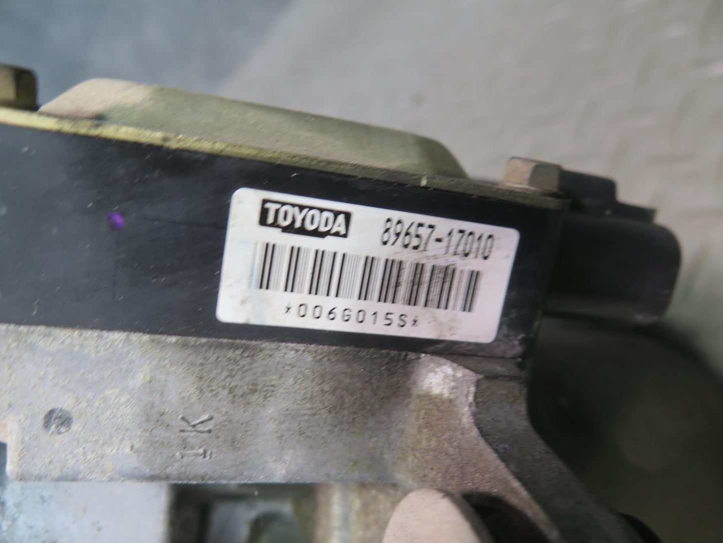 00-05 Toyota MR2 Spyder ZZW30L Power Steering Pump 89657-17010 OEM