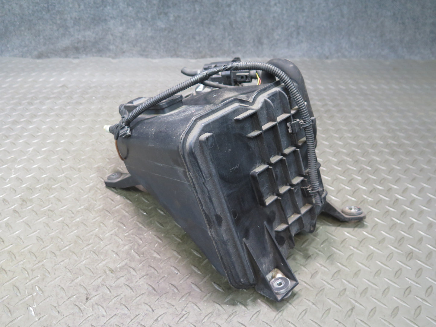 2008-2010 Porsche Cayenne 957 Fuel Evap Vapor Charcoal Canister 7L0201801AA