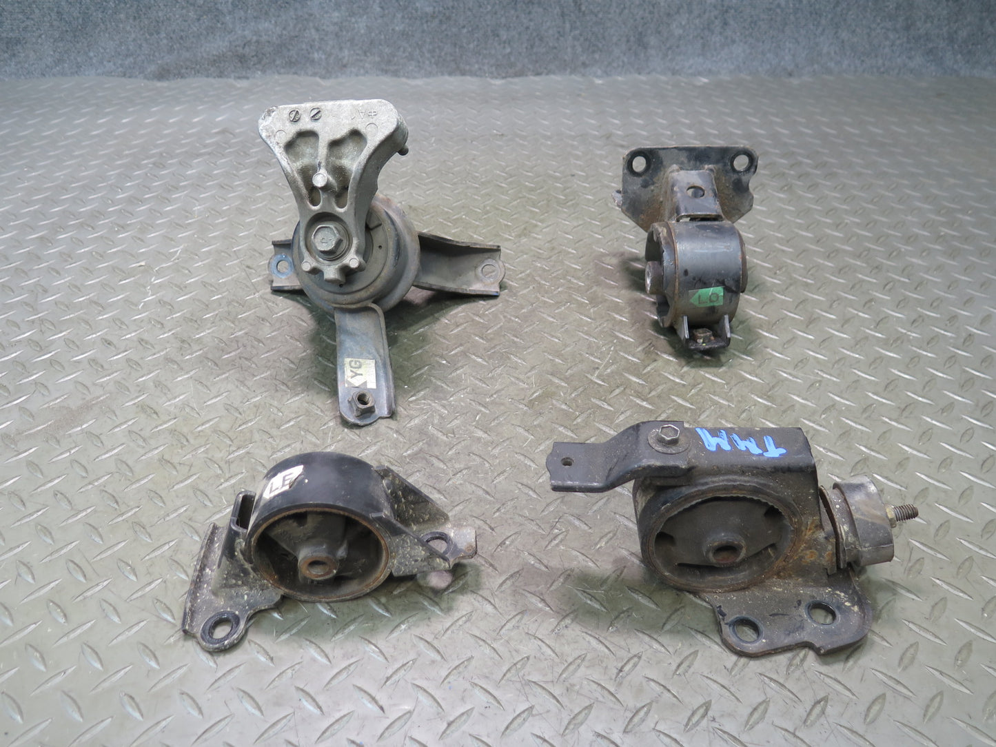 00-05 Toyota MR2 Spyder ZZW30L Set of 4 Engine Motor Mount Support OEM