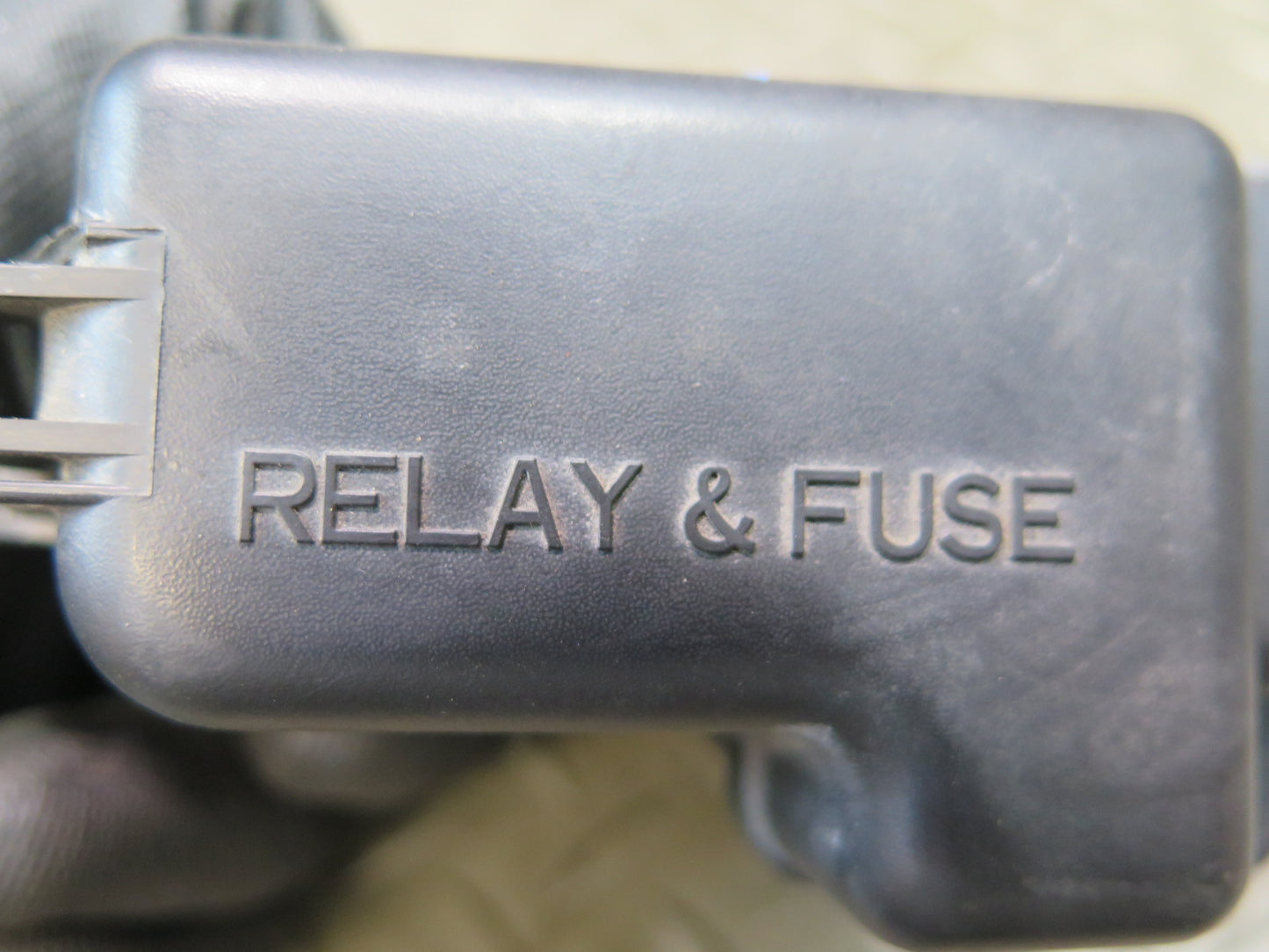 00-05 Toyota MR2 Spyder Front Right Luggage Compartment DRL Fuse Relay Box OEM