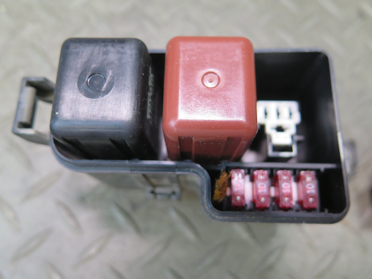 00-05 Toyota MR2 Spyder Front Right Luggage Compartment DRL Fuse Relay Box OEM