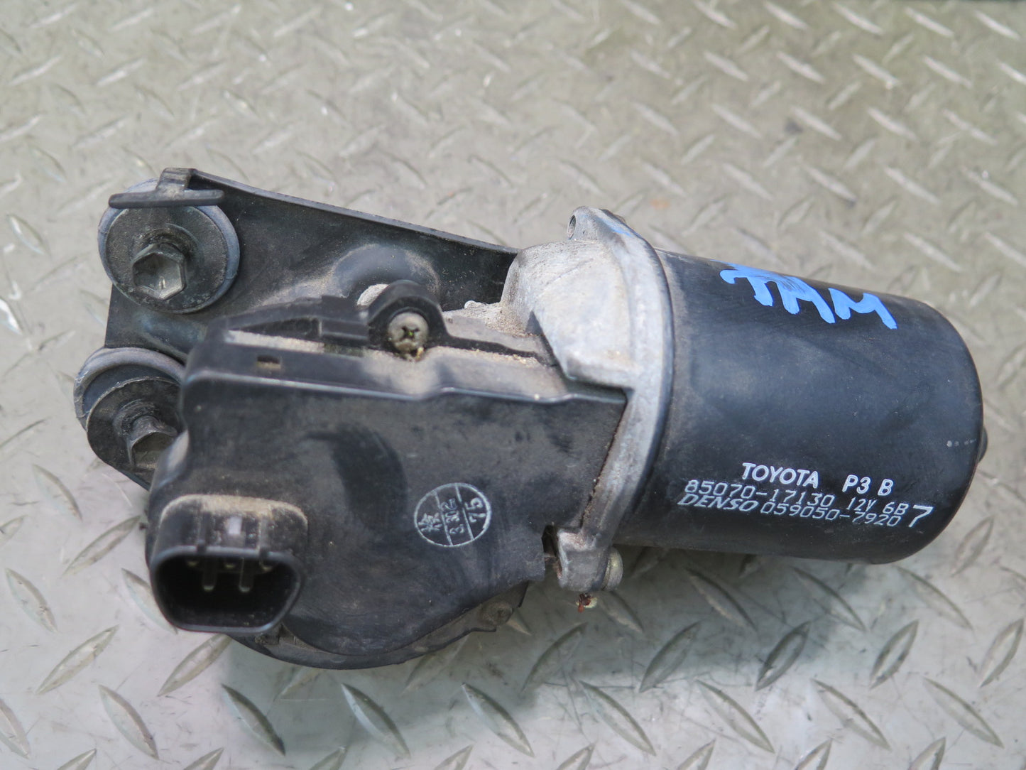 00-05 Toyota MR2 Spyder ZZW30L Windshield Wiper Transmission Linkage w Motor OEM