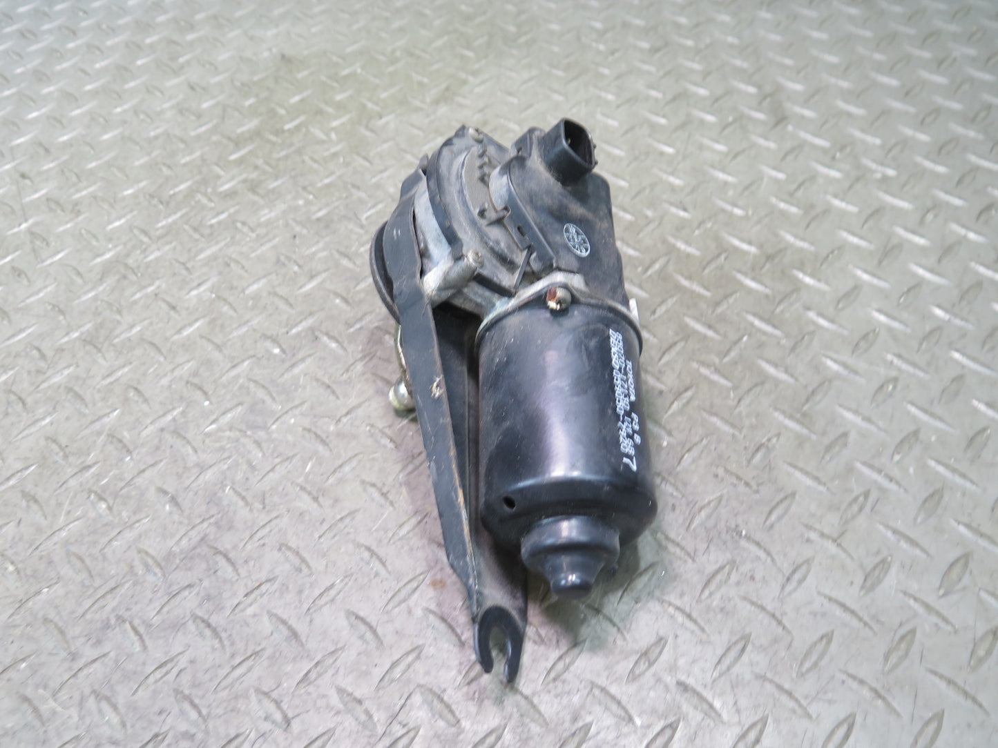 00-05 Toyota MR2 Spyder ZZW30L Windshield Wiper Transmission Linkage w Motor OEM